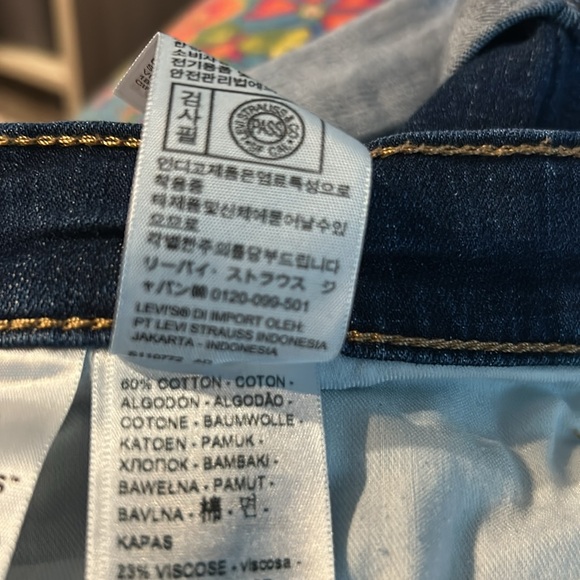 Levi Strauss &Co Classic Bermuda Shorts Size 18W - Picture 8 of 10